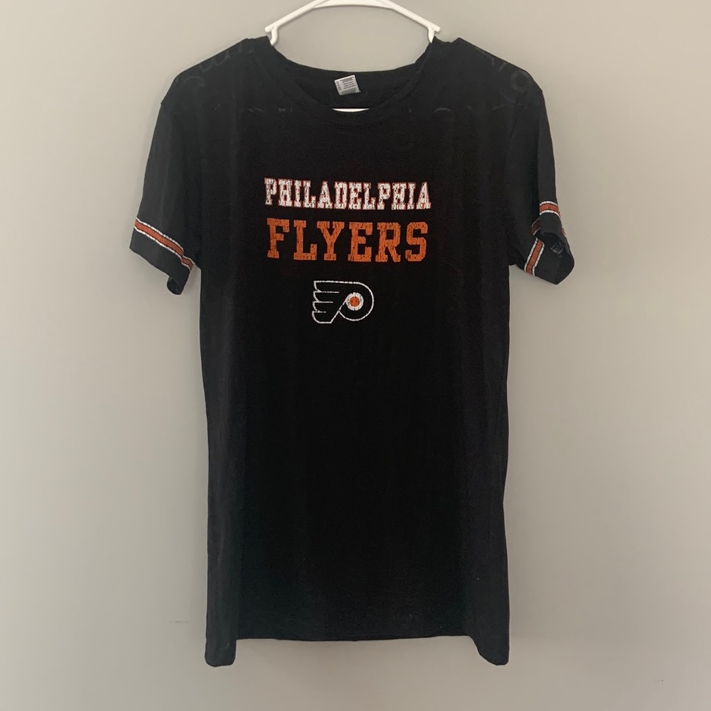 Womens Philadelphia Flyers tee shirt